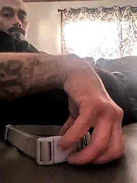 Cnutt310 online show from December 1, 9:53 pm