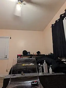 Cnutt310 online show from April 1, 1:23 pm