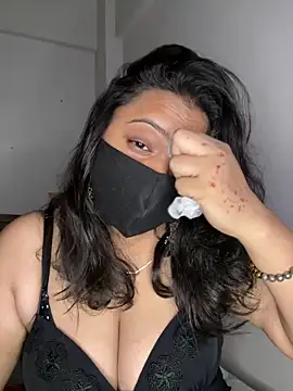 Snapshot of Momita-1 chatting on November 4, 8:13 am Momita-1 online show from November 4, 8:13 am