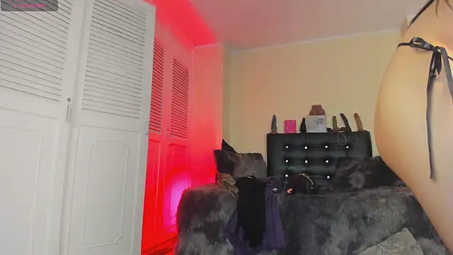 Snapshot of Draculairis chatting on September 19, 2:18 pm Draculairis online show from September 19, 2:18 pm