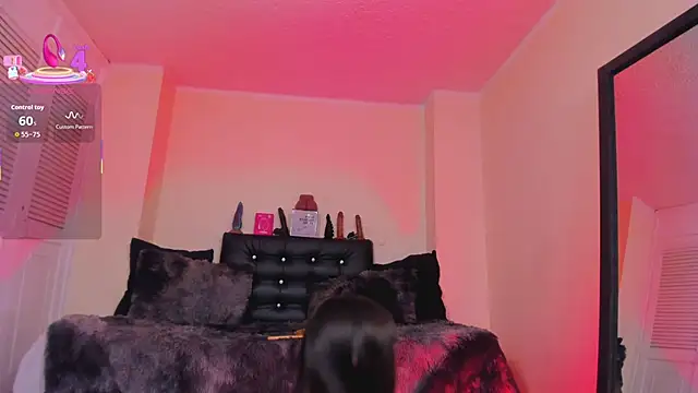 Snapshot of Draculairis chatting on September 28, 3:39 pm Draculairis online show from September 28, 3:39 pm