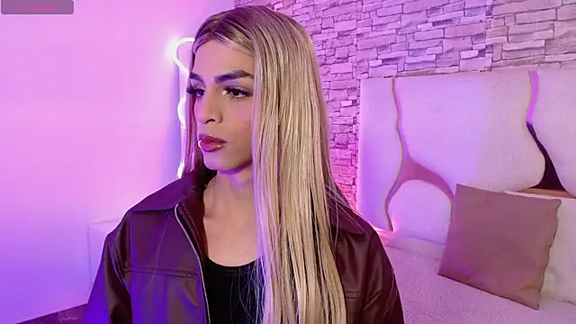 LIHIAN TAY online show from September 25, 3:21 am