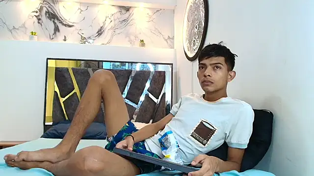 PRETTY SEX1 online show from September 28, 3:17 pm