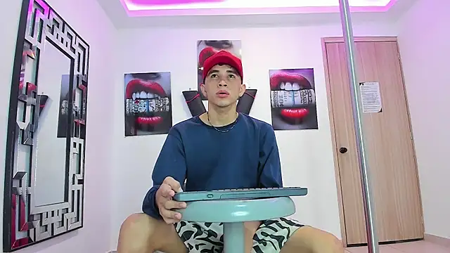 RED EMPIRE online show from September 22, 1:35 pm