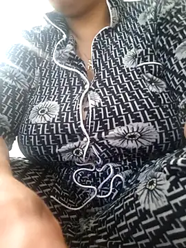 Snapshot of rousaa chatting on January 10, 1:02 pm rousaa online show from January 10, 1:02 pm