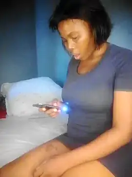 Snapshot of CharlotteXXX chatting on March 21, 12:43 pm CharlotteXXX online show from March 21, 12:43 pm