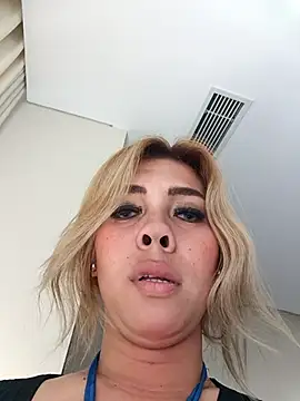 Snapshot of celyTSversa chatting on February 14, 3:47 am celyTSversa online show from February 14, 3:47 am