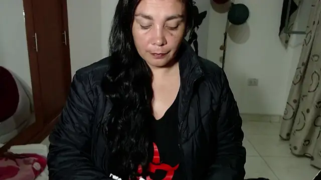 Vivian milf paint online show from October 7, 3:14 am