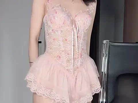 Snapshot of Ryeon_99 chatting on February 1, 3:54 pm Ryeon 99 online show from February 1, 3:54 pm