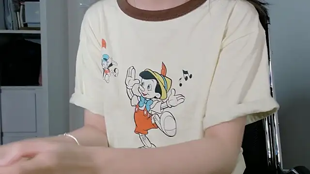 Snapshot of Ryeon_99 chatting on February 23, 4:32 am Ryeon 99 online show from February 23, 4:32 am