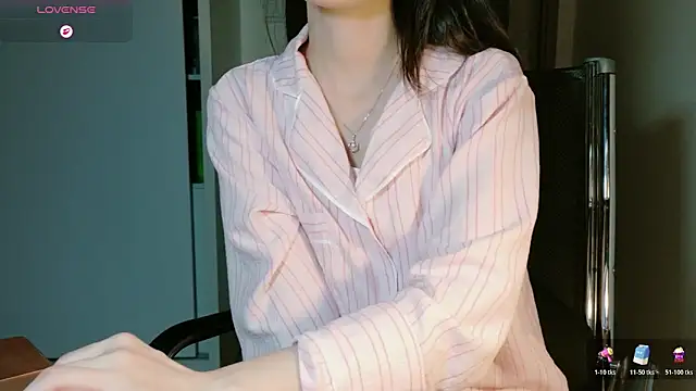 Snapshot of Ryeon_99 chatting on March 13, 2:12 pm Ryeon 99 online show from March 13, 2:12 pm