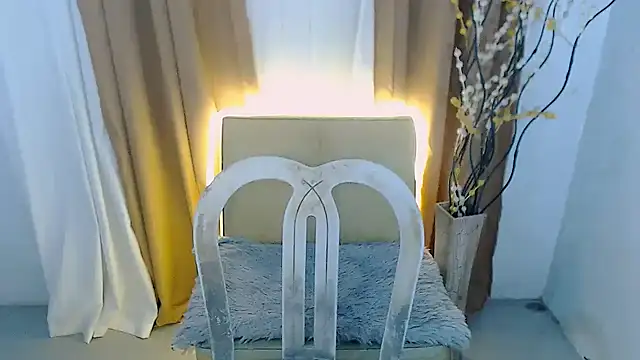 seductive nikki online show from November 11, 9:15 pm