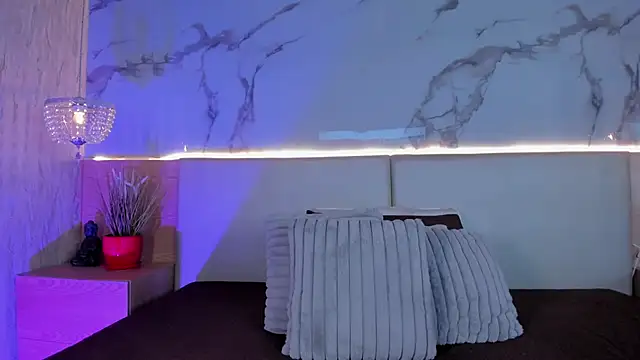 ValSmith  online show from September 22, 3:52 am