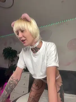 Snapshot of Lets_Fun chatting on September 17, 10:00 pm Lets Fun online show from September 17, 10:00 pm