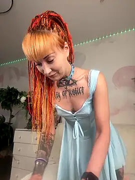 Snapshot of Lets_Fun chatting on October 7, 11:35 pm Lets Fun online show from October 7, 11:35 pm