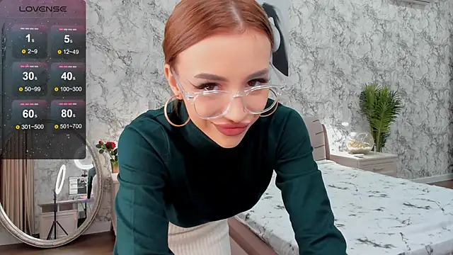 KatieBrown1 online show from September 10, 8:14 am