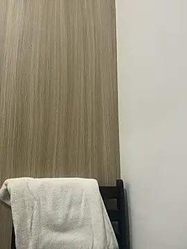 Snapshot of urasianlady chatting on January 13, 6:51 am urasianlady online show from January 13, 6:51 am