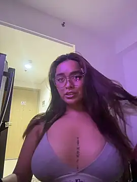 Snapshot of urasianlady chatting on January 15, 4:22 pm urasianlady online show from January 15, 4:22 pm