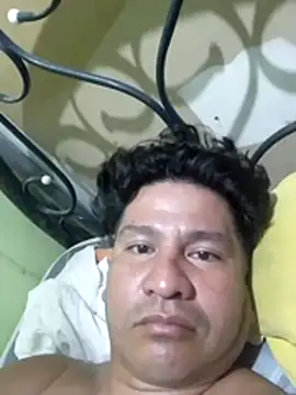 Snapshot of 3-11A chatting on April 4, 5:27 am 3-11A online show from April 4, 5:27 am