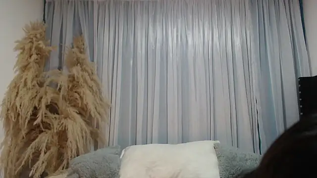 Snapshot of Alhana-miller chatting on November 1, 12:40 pm Alhana-miller online show from November 1, 12:40 pm