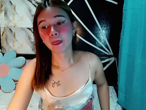 Snapshot of urgirl_mikah chatting on February 18, 11:11 pm urgirl mikah online show from February 18, 11:11 pm