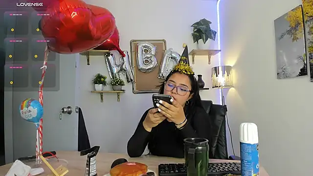 Snapshot of SofiDoll_cg chatting on September 29, 12:10 pm SofiDoll cg online show from September 29, 12:10 pm