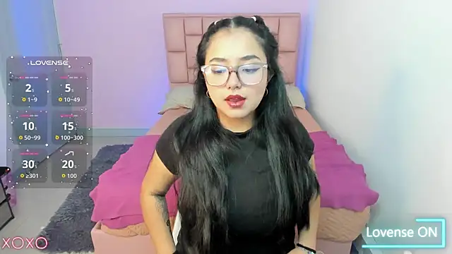 Snapshot of SofiDoll_cg chatting on October 2, 12:01 pm SofiDoll cg online show from October 2, 12:01 pm