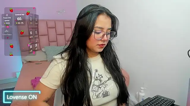 Snapshot of SofiDoll_cg chatting on October 9, 12:03 pm SofiDoll cg online show from October 9, 12:03 pm