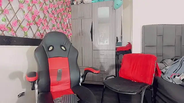 thiara veky online show from December 14, 3:17 pm