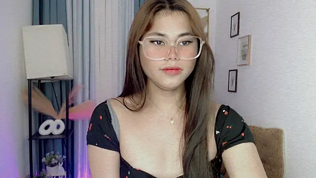 PrettyBlythes TS online show from April 3, 3:59 am