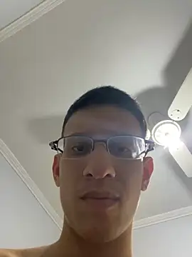 Snapshot of safadezanunes2 chatting on October 28, 8:33 pm safadezanunes2 online show from October 28, 8:33 pm