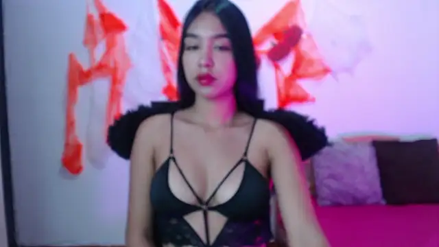 Snapshot of kyra_fox_ chatting on October 31, 12:28 pm kyra fox online show from October 31, 12:28 pm