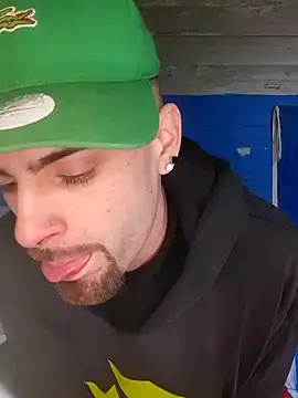 Snapshot of Demian24_ chatting on September 22, 1:18 am Demian24 online show from September 22, 1:18 am