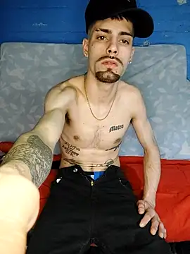 Snapshot of Demian24_ chatting on October 4, 3:59 am Demian24 online show from October 4, 3:59 am