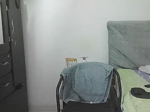 morenocabro10 online show from May 3, 6:58 pm