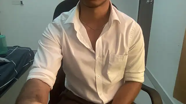 Snapshot of Hotmaskedboi chatting on September 12, 7:41 am Hotmaskedboi online show from September 12, 7:41 am