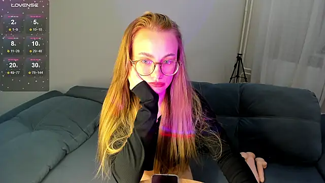 Snapshot of MewStella chatting on September 28, 4:56 pm MewStella online show from September 28, 4:56 pm