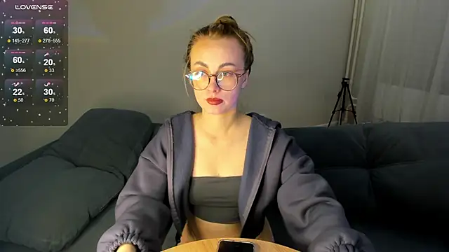 Snapshot of MewStella chatting on October 1, 9:10 pm MewStella online show from October 1, 9:10 pm