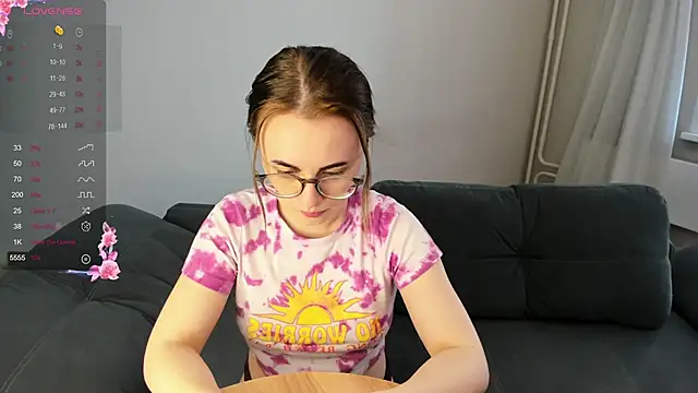 MewStella online show from January 8, 6:37 am