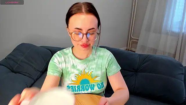 MewStella online show from May 6, 4:19 am