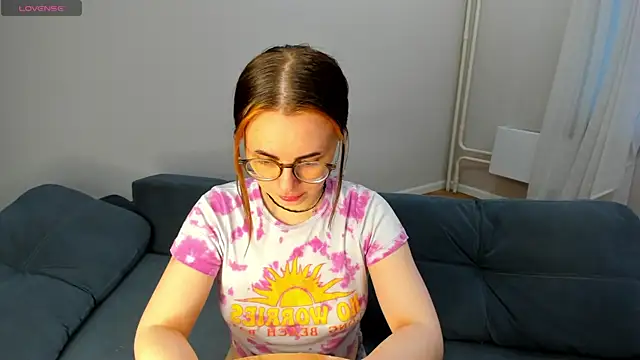 MewStella online show from May 9, 1:16 pm