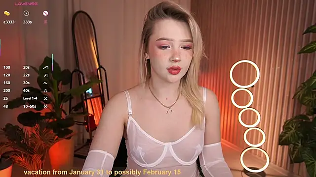 Snapshot of LauraWifeness chatting on January 19, 6:06 am LauraWifeness online show from January 19, 6:06 am