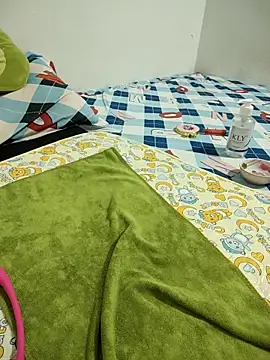 Snapshot of Yina219 chatting on October 8, 1:47 am Yina219 online show from October 8, 1:47 am