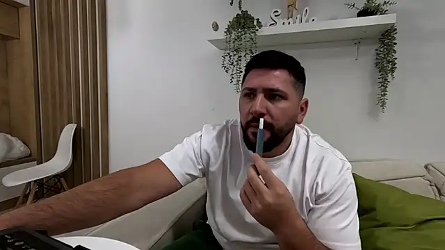 Snapshot of Gold_Alpha_Boy chatting on October 6, 2:36 pm Gold Alpha Boy online show from October 6, 2:36 pm