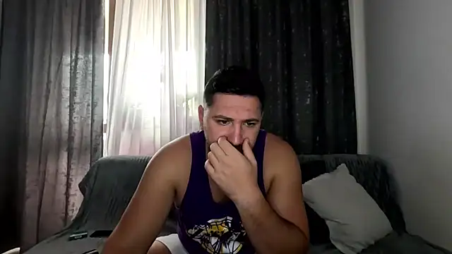 Snapshot of Gold_Alpha_Boy chatting on October 10, 8:13 am Gold Alpha Boy online show from October 10, 8:13 am