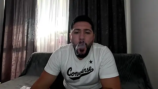 Snapshot of Gold_Alpha_Boy chatting on October 23, 11:42 am Gold Alpha Boy online show from October 23, 11:42 am