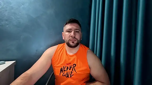 Snapshot of Gold_Alpha_Boy chatting on May 24, 3:22 am Gold Alpha Boy online show from May 24, 3:22 am