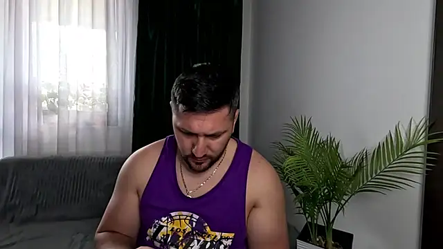 Snapshot of Gold_Alpha_Boy chatting on May 29, 10:02 am Gold Alpha Boy online show from May 29, 10:02 am