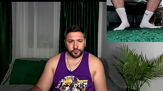 Snapshot of Gold_Alpha_Boy chatting on June 1, 7:15 pm Gold Alpha Boy online show from June 1, 7:15 pm