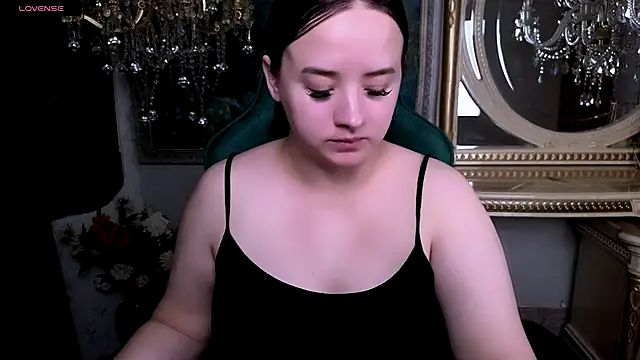 Snapshot of LaraBenson_ chatting on September 20, 10:16 am LaraBenson online show from September 20, 10:16 am